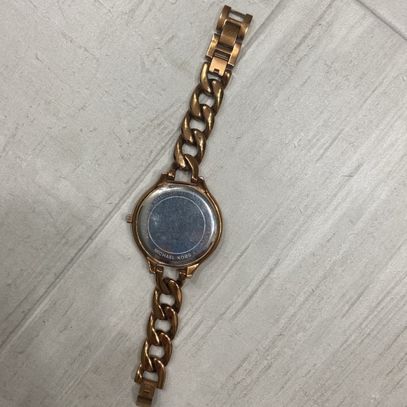 Rose Gold Michael Kors watch - Picture 4 of 4